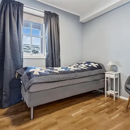 Rorbu Centrally Located In Tjeldsund